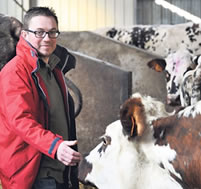 Eric LEPAGE, éleveur laitier biologique à Saint Jean des Baisants (50)